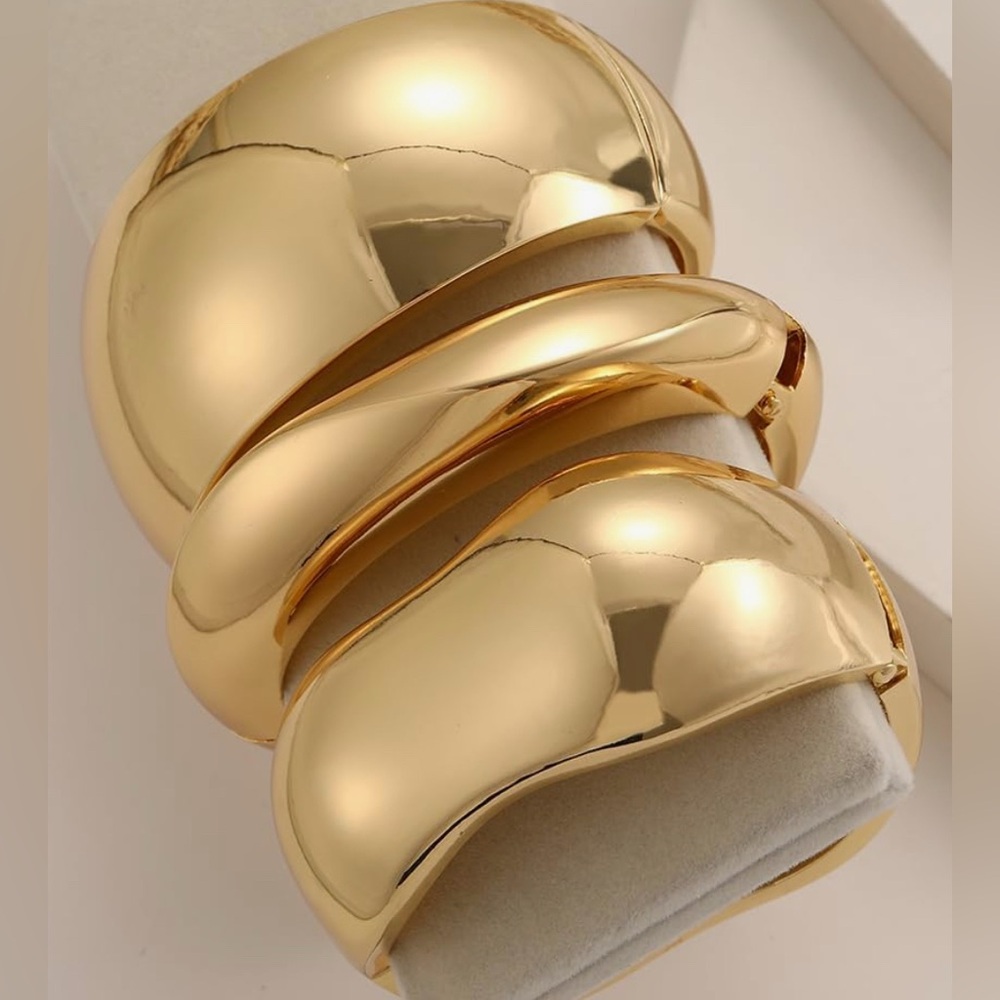 Gorgeous Nordstrom 14Kt dip set of 3 large bangle  bracelets